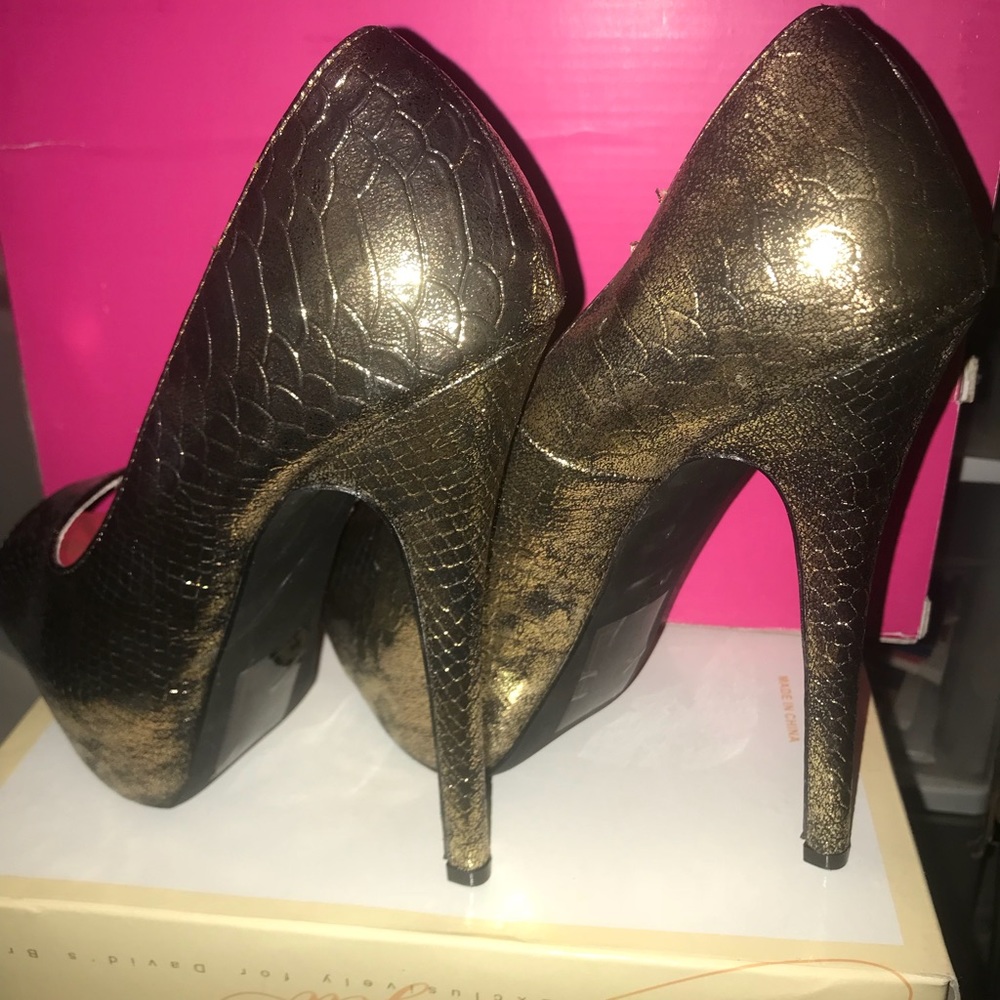 Heels - Picture 2 of 3